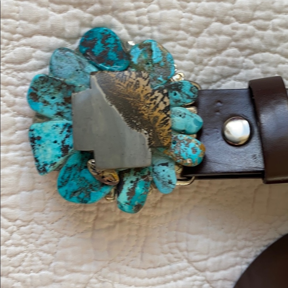 Beautiful Turquoise Stone Belt Buckle - Picture 3 of 8